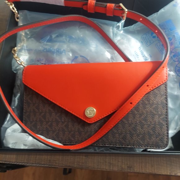 MICHAEL KORS small logo envelope crossbody bag -red - Picture 2 of 5